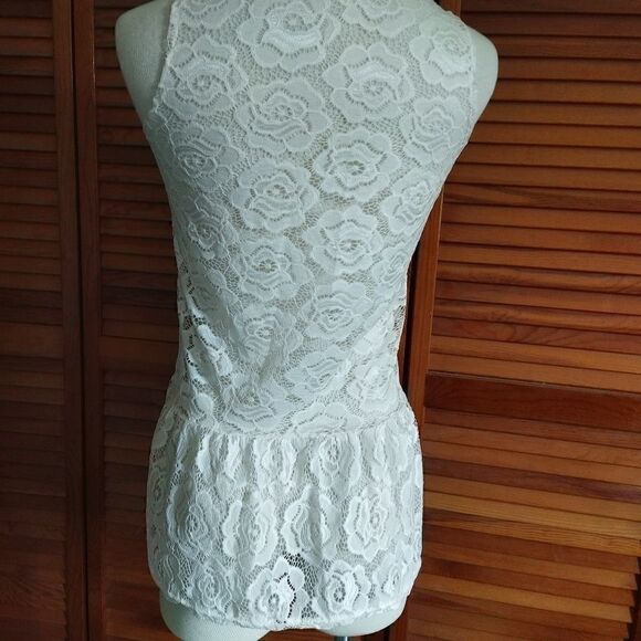 Sheer Lace Ruffled Tunic Top - Picture 3 of 6